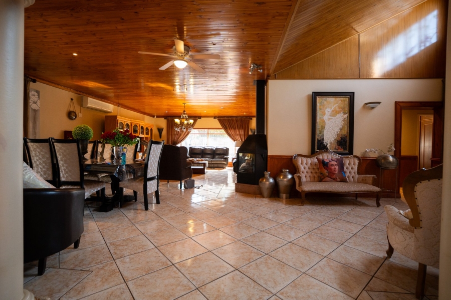 3 Bedroom Property for Sale in Flamwood North West